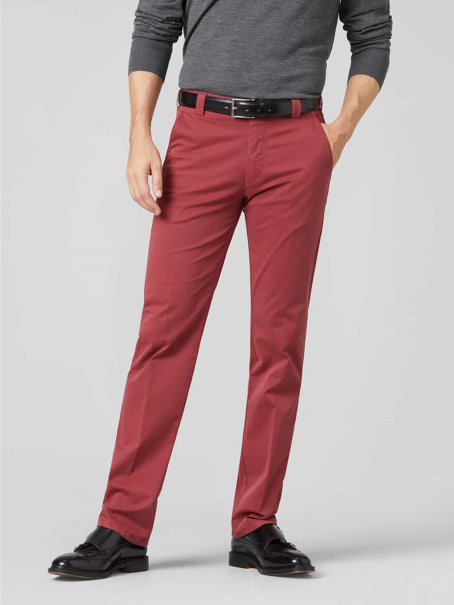 40% OFF - MEYER Trousers - Roma 3001 Lightweight-Weight Cotton Chinos - Red - Sizes: 38 LONG