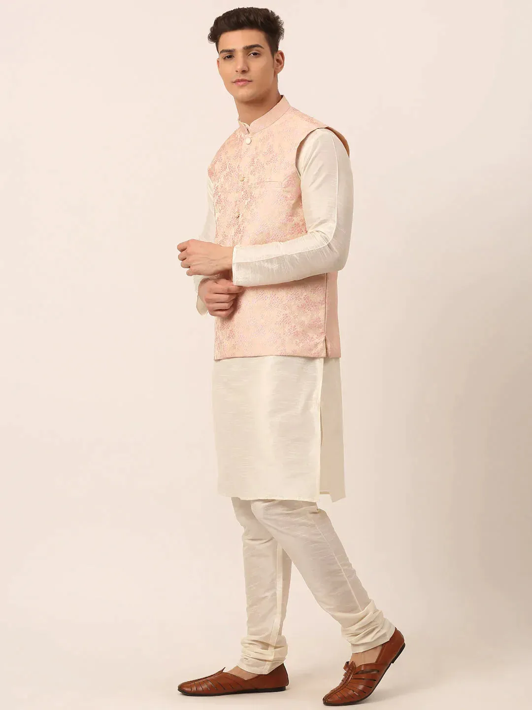 Men'S Solid Kurta Pyjama With Pink Floral Embroidered Nehru Jacket