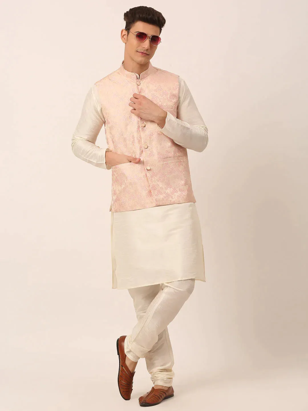 Men'S Solid Kurta Pyjama With Pink Floral Embroidered Nehru Jacket