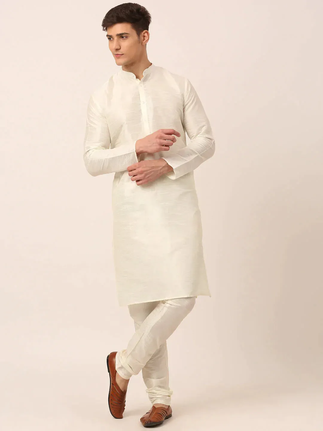 Men'S Solid Kurta Pyjama With Pink Floral Embroidered Nehru Jacket