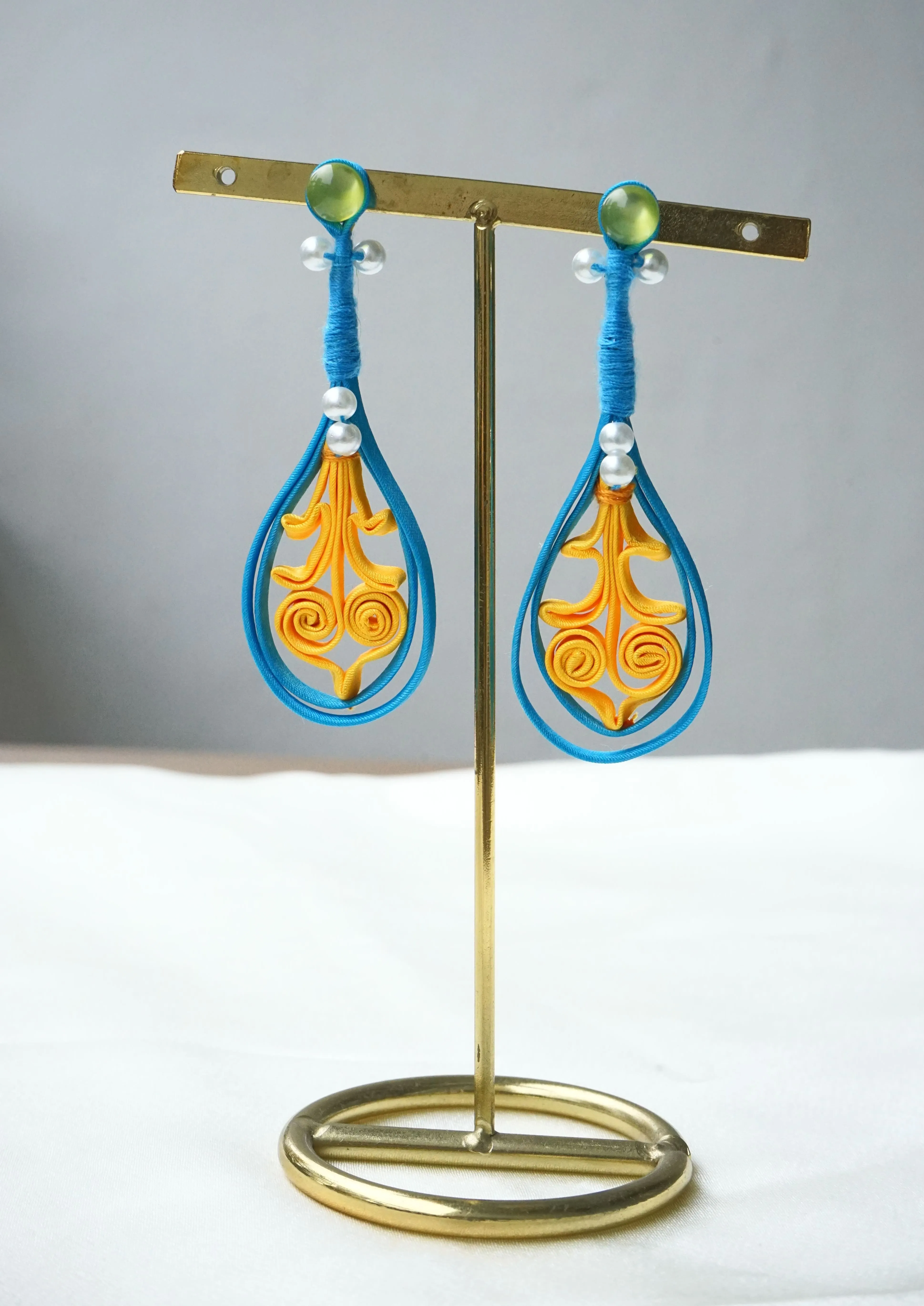 Pipa Pankou Tassel Earrings (Blue/Yellow)